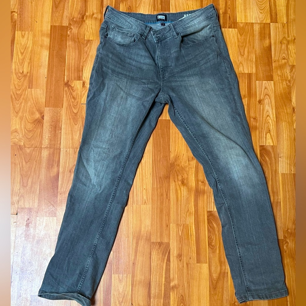 Like New DKNY Authentic Jeans Mens 34w/32L Bedford Slim Fit